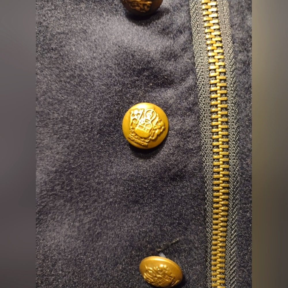 Women's Jacket - Picture 3 of 6